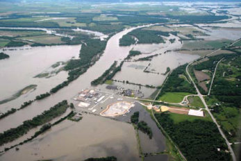 Aerial view of nuclear reactor during 2011 Missouri River flood
